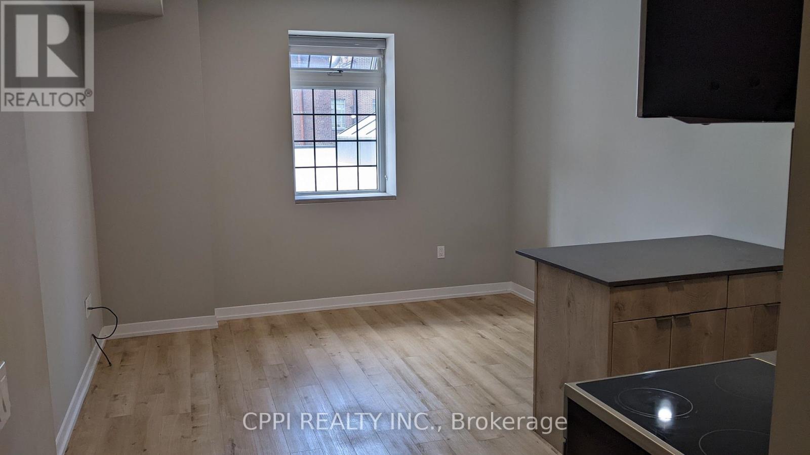 $1,449/Monthly 204 - 70 KING STREET E Oshawa (Central), Ontario L1H0A2