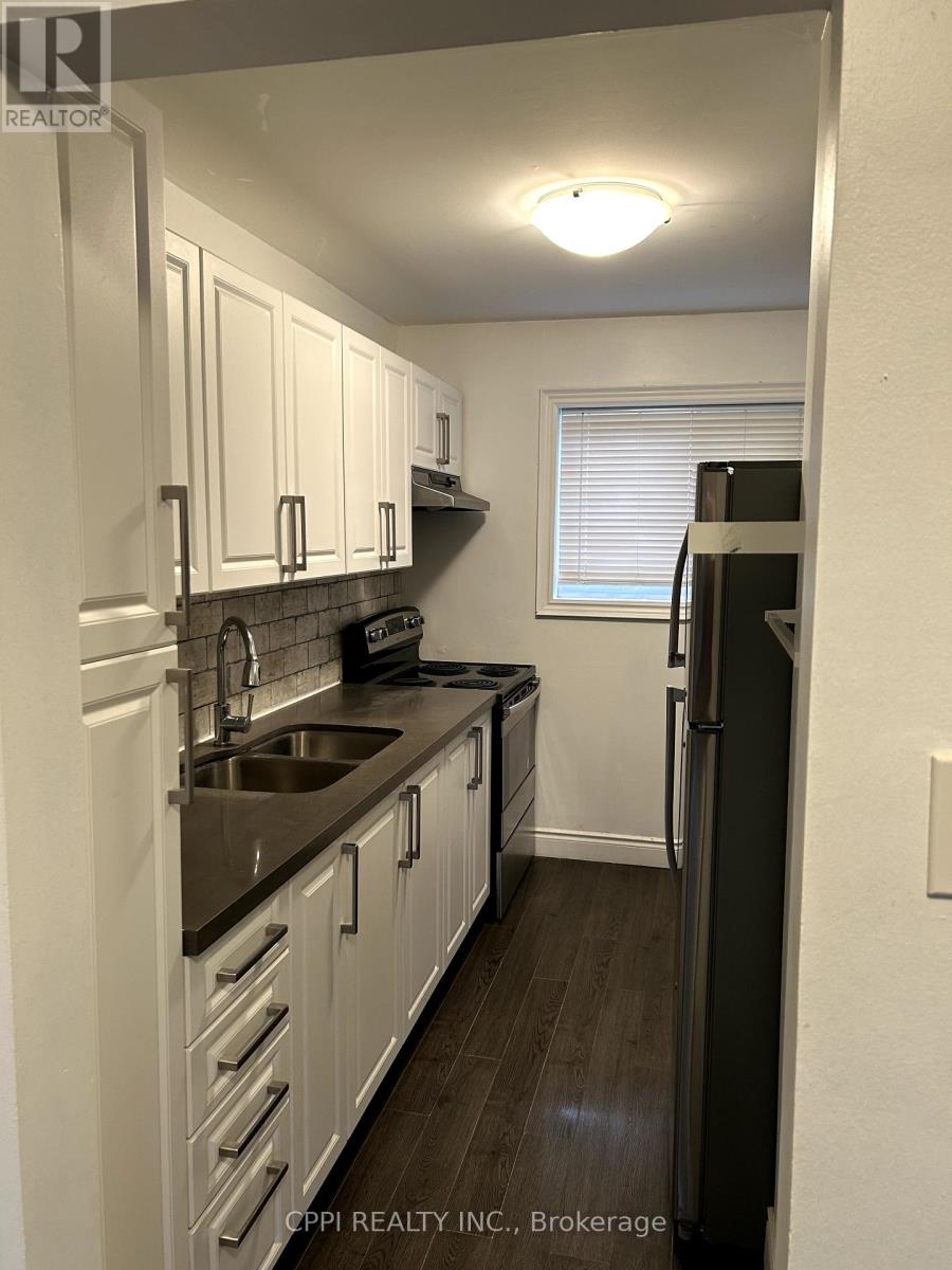 $2,899/Monthly 127 - 69 GODSTONE ROAD Toronto (Don Valley Village), Ontario M2J3C8
