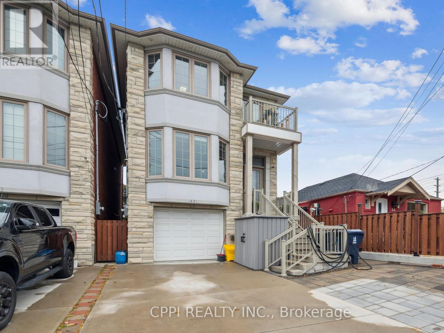 $1,299,90 2C BEXLEY CRESCENT Toronto (Rockcliffe-Smythe),